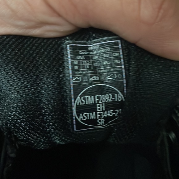 Black ace work boots fresh out the box never worn other to try on - Picture 4 of 7